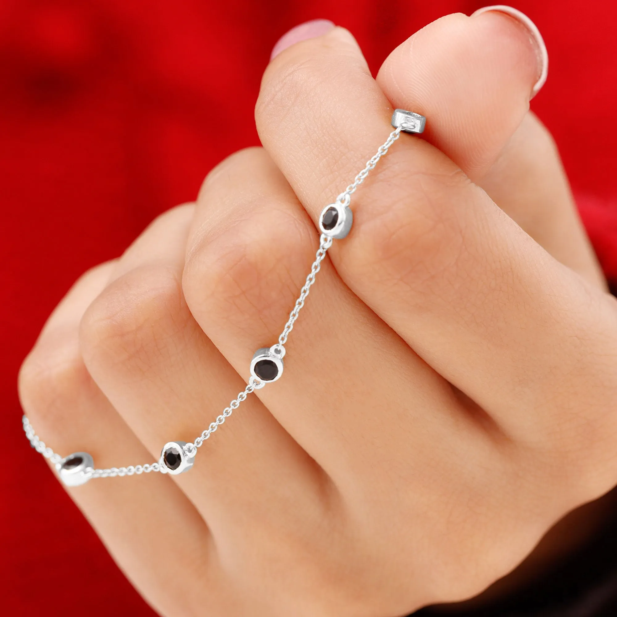 0.75 CT Bezel Set Black Onyx Seven Stone Station Chain Bracelet