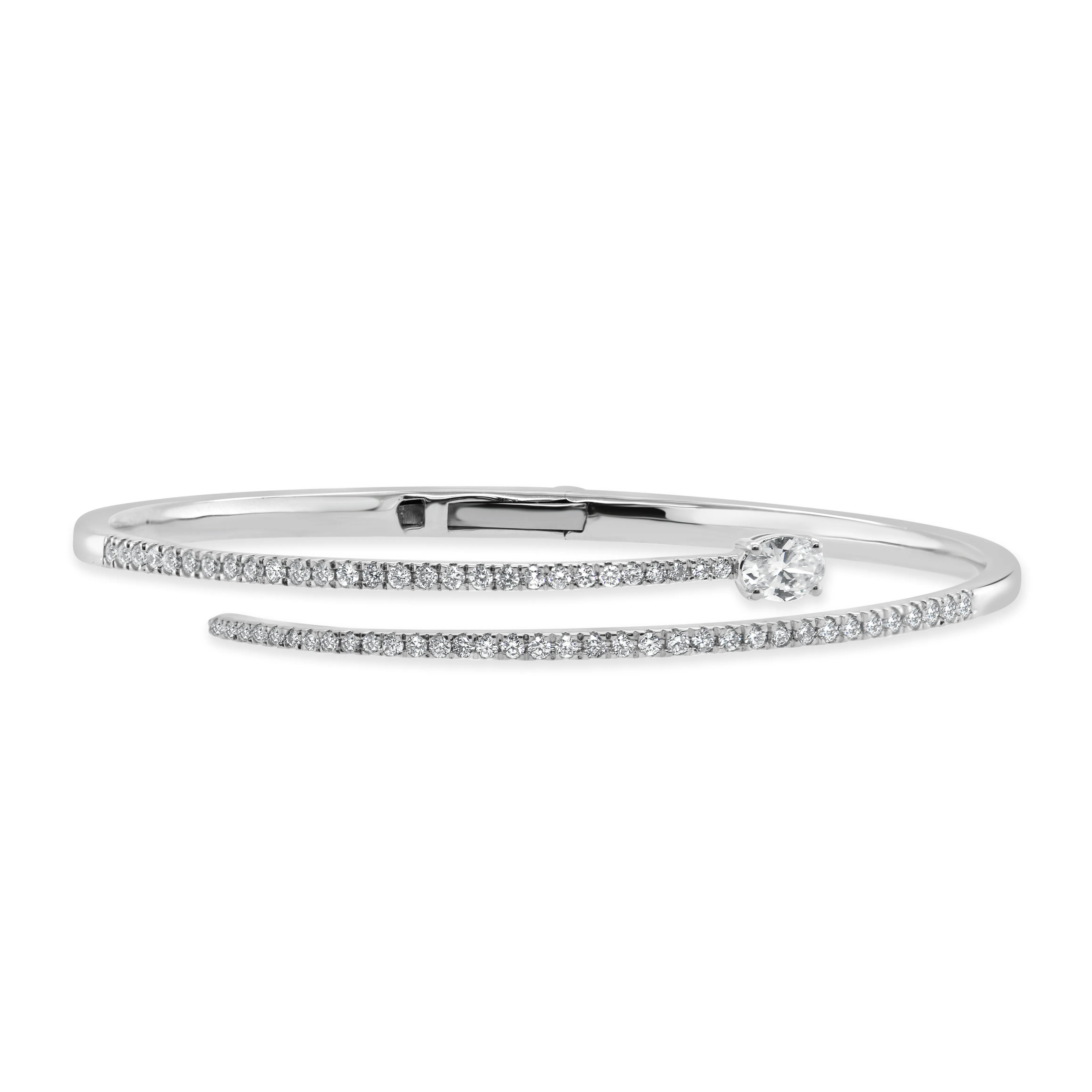 14K Gold Oval & Round Diamond Bangle - 0.96ct