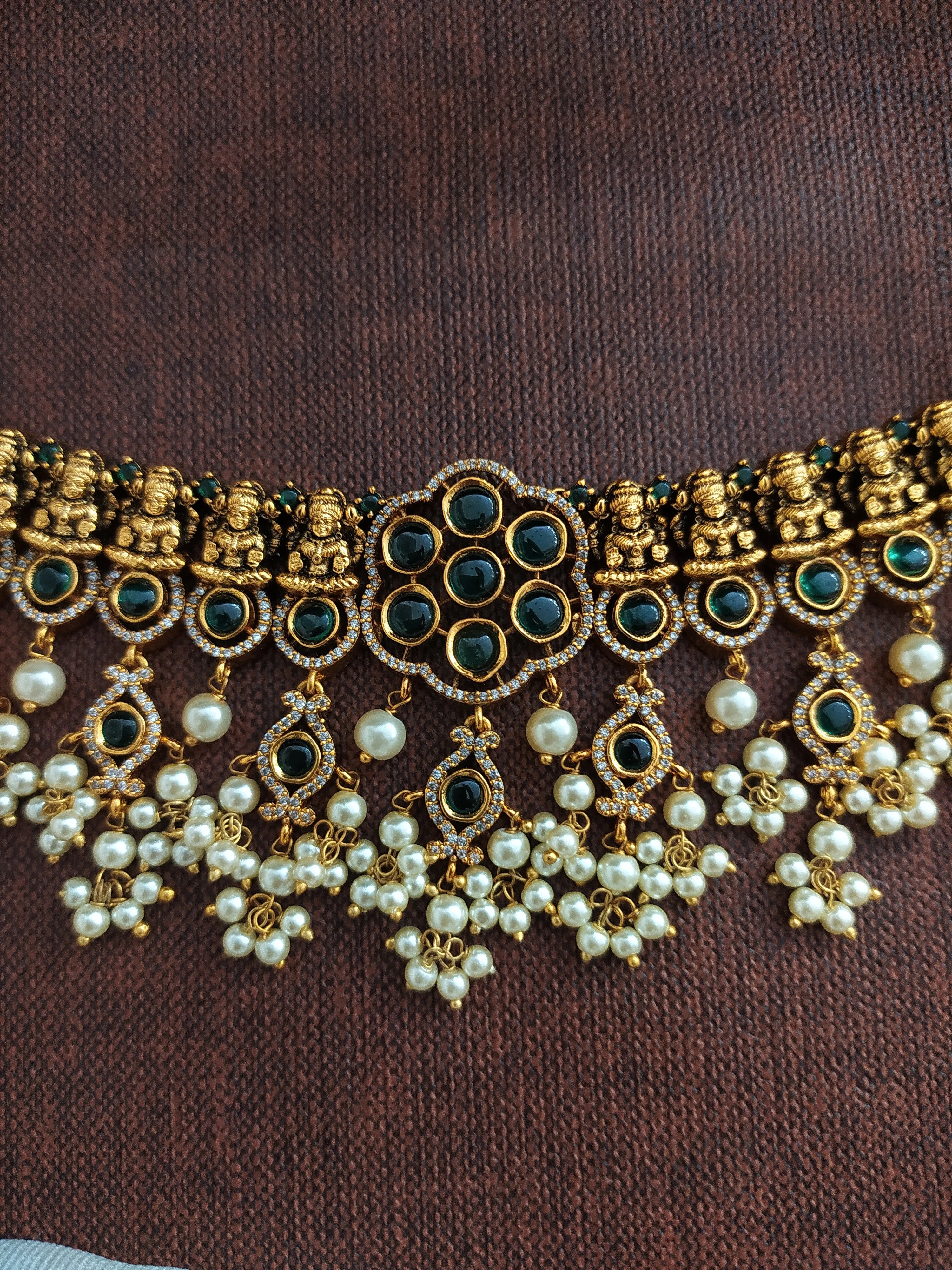Antique Floral Divine Choker Set with Green Accents