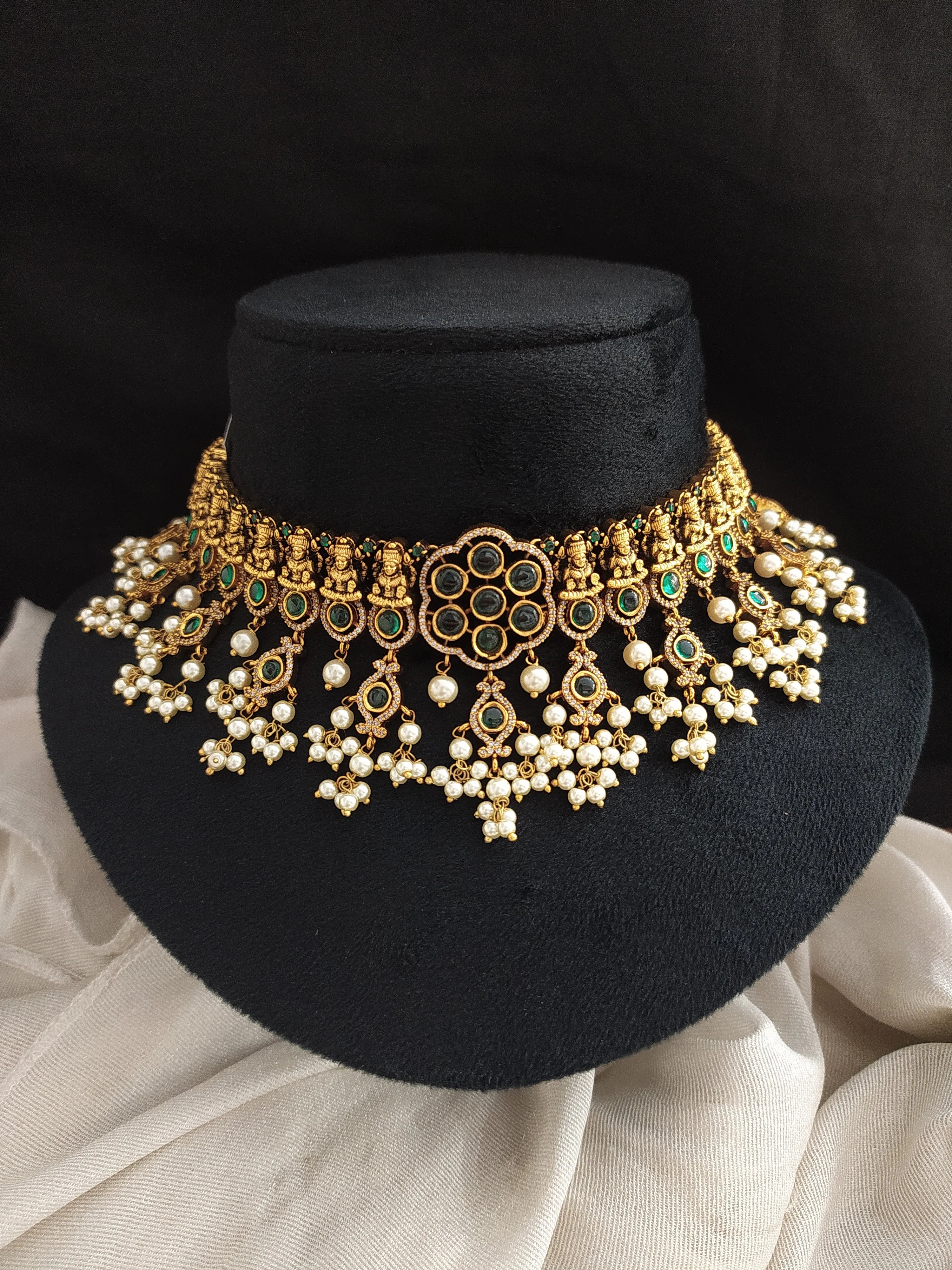 Antique Floral Divine Choker Set with Green Accents