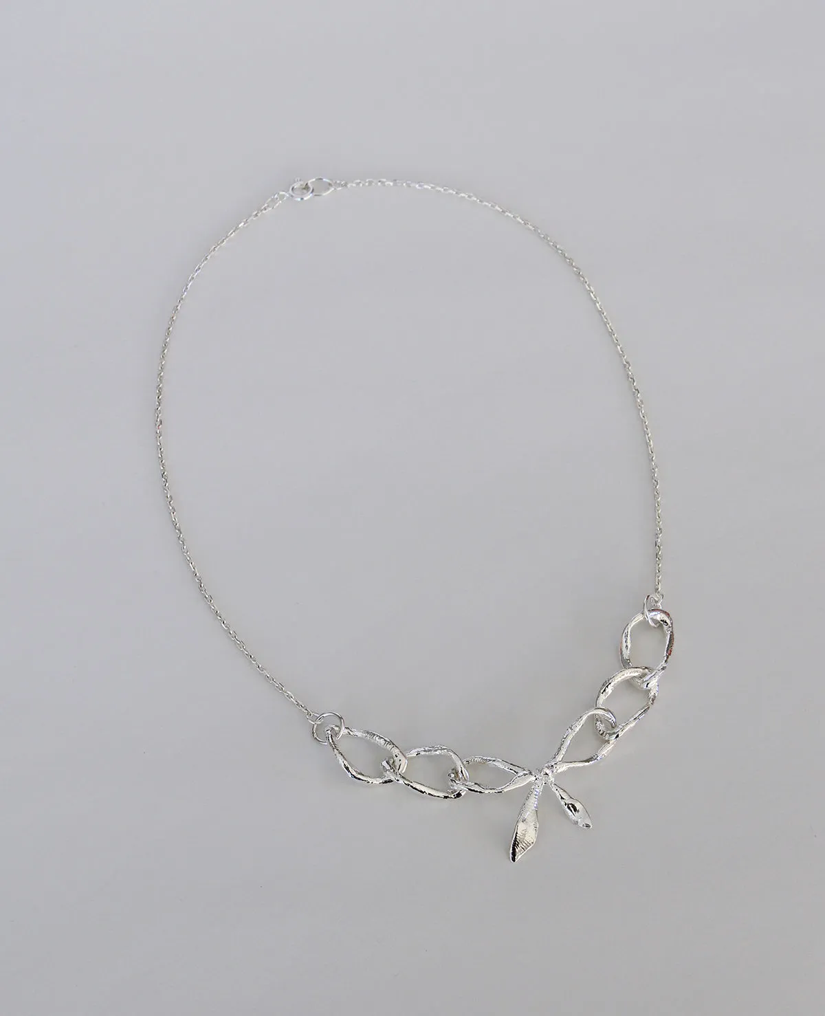 BOW REALIS // silver necklace