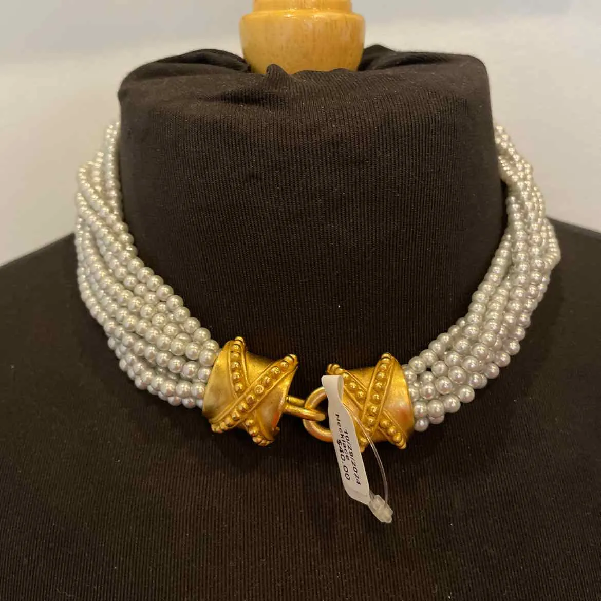Carolee white/gold Beaded multi strand Necklace