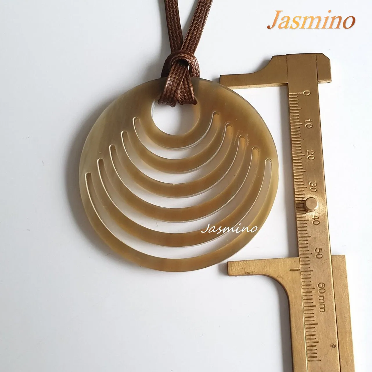 Circle Handmade Pendant J17398, Made by Buffalo Horn and Lacquer