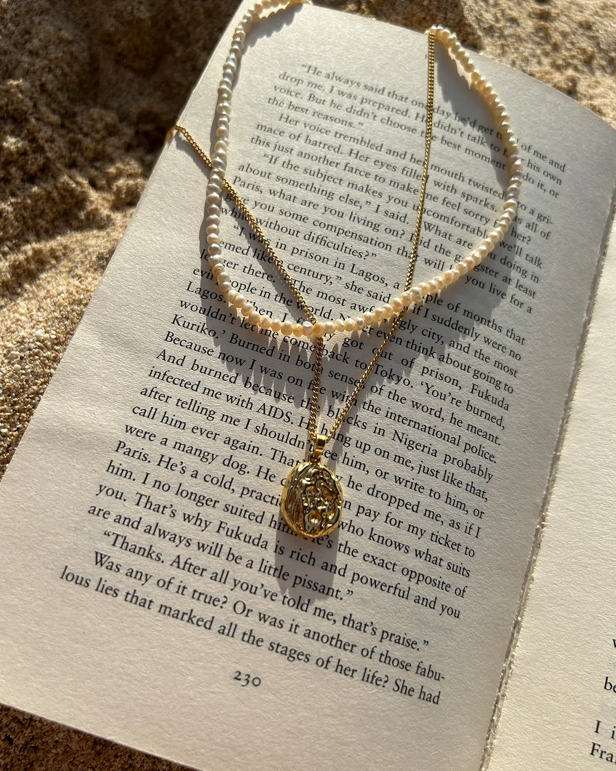 CREASED PENDANT NECKLACE