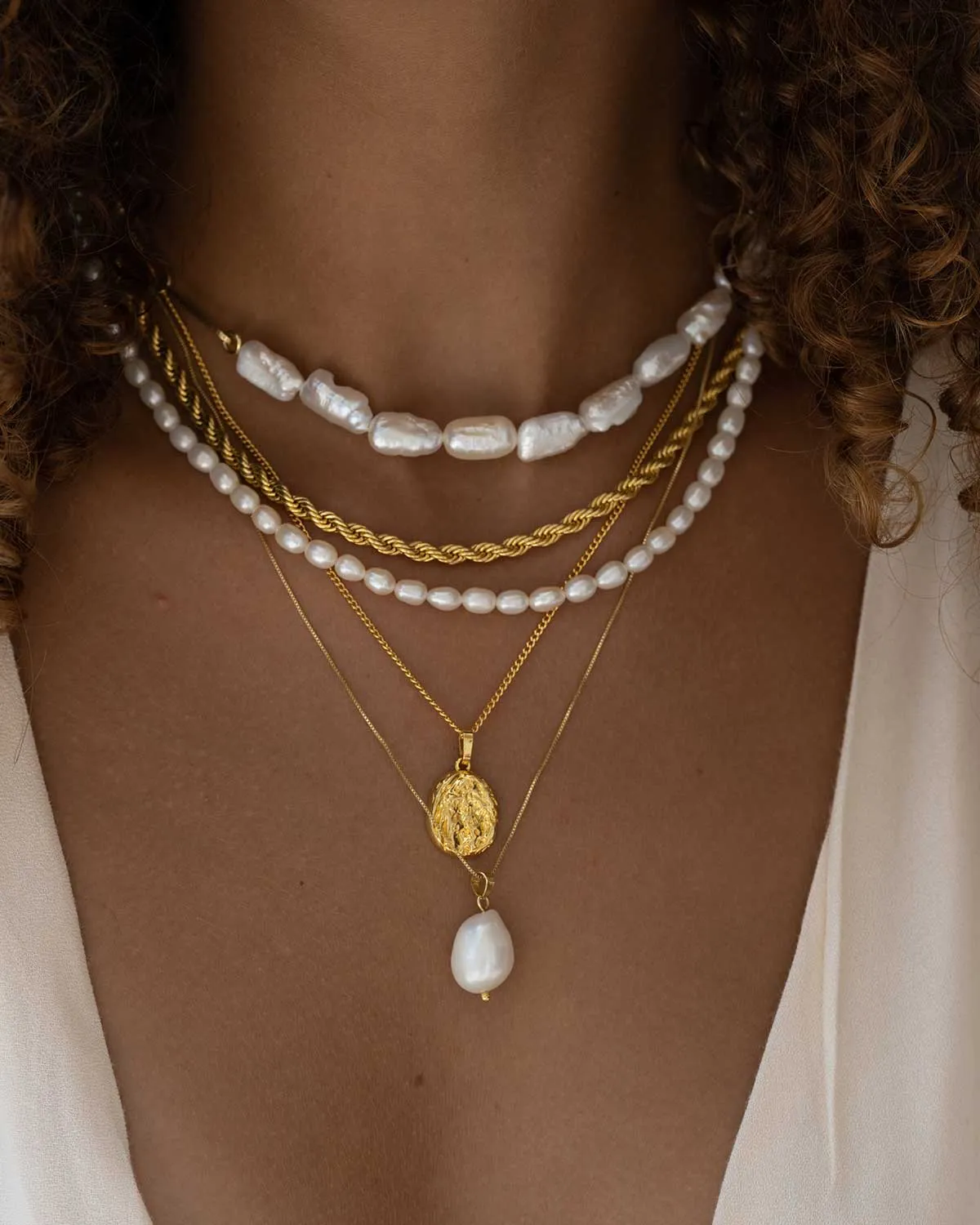 CREASED PENDANT NECKLACE