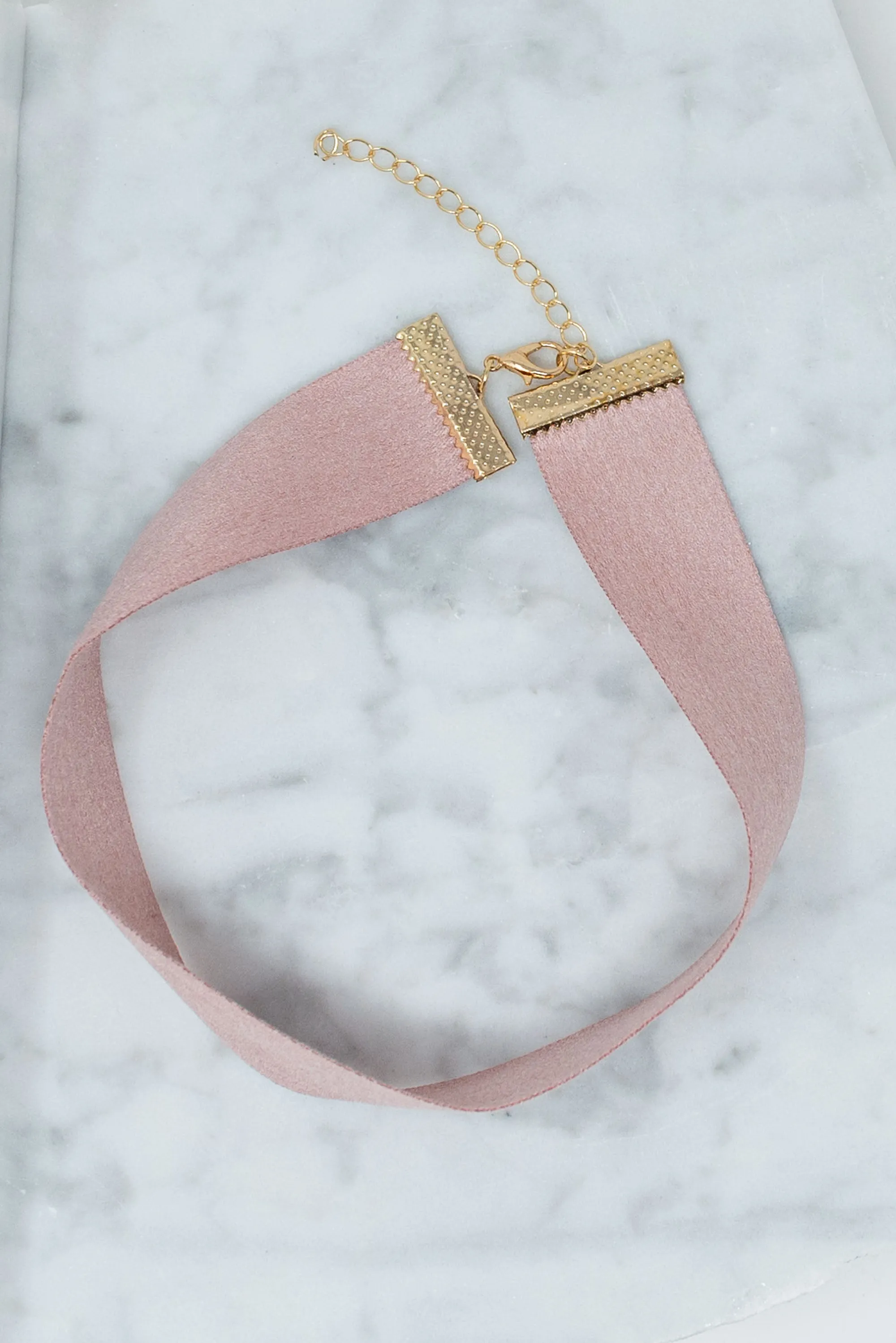 Going My Own Way Choker, Pink
