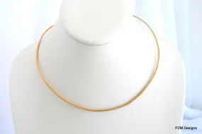 Gold brass choker, hammered neck wire