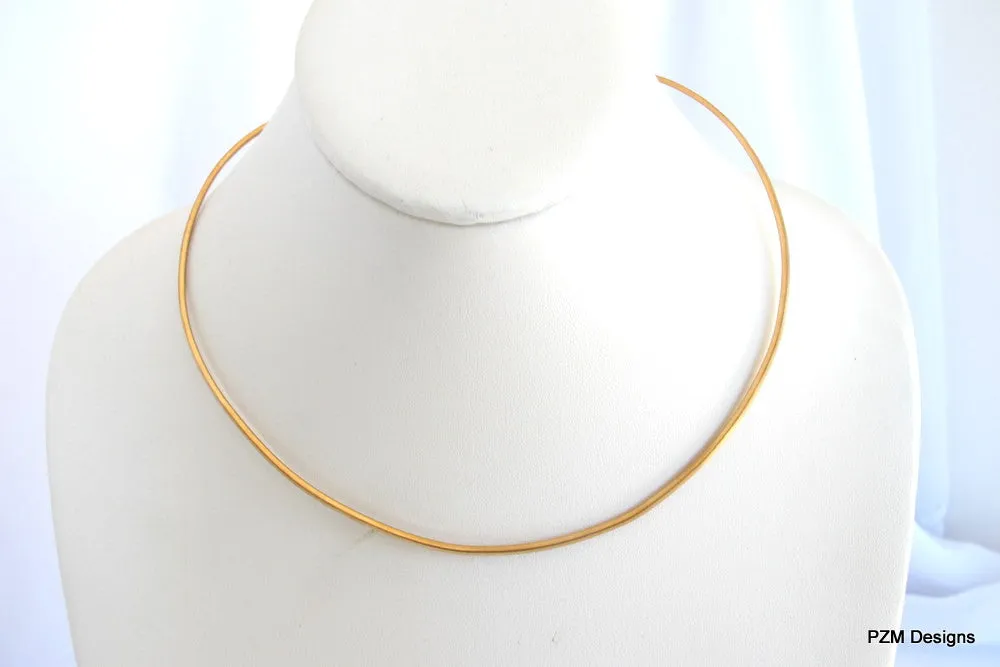 Gold brass choker, hammered neck wire
