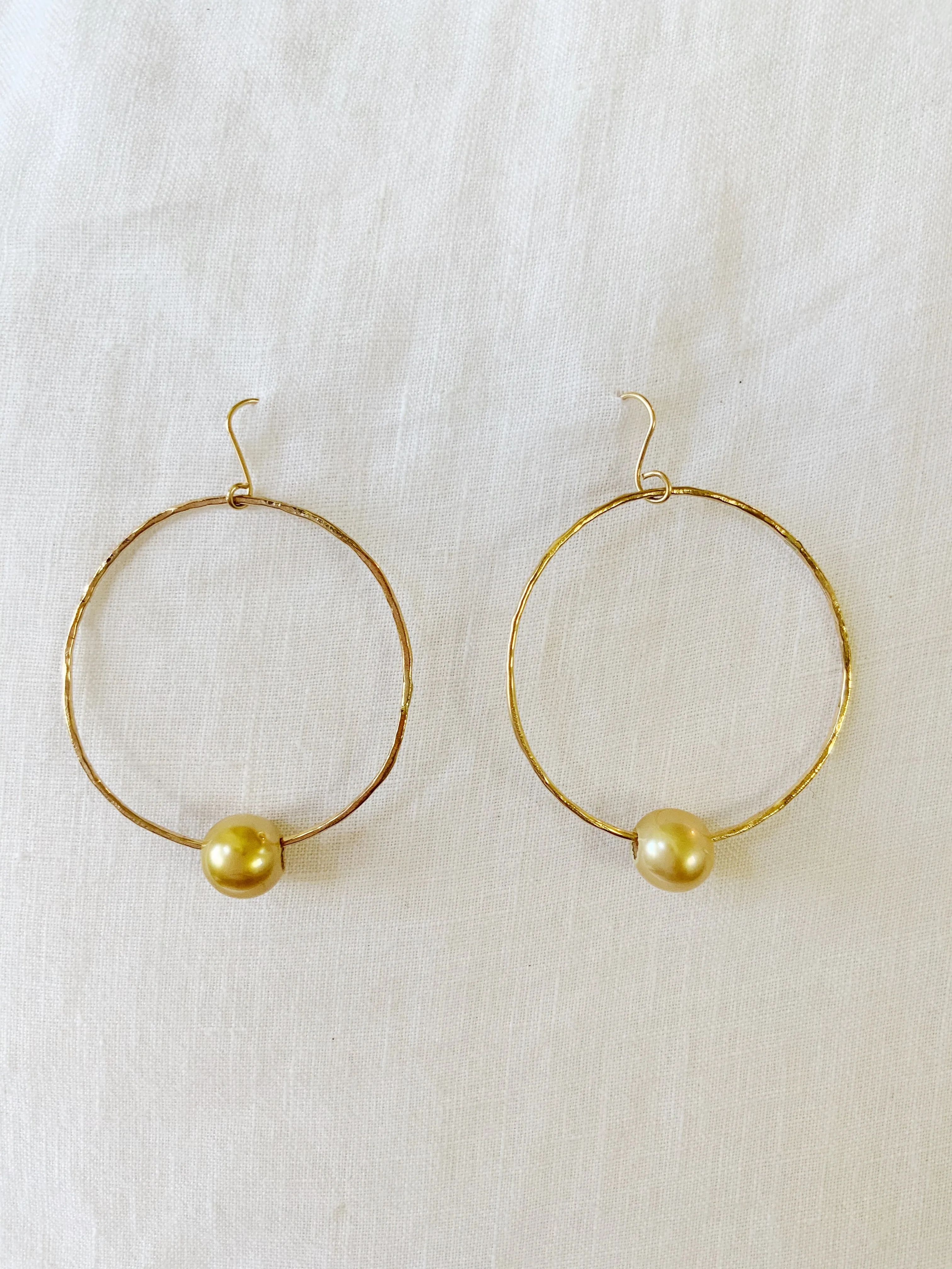 GOLDEN HOOPS