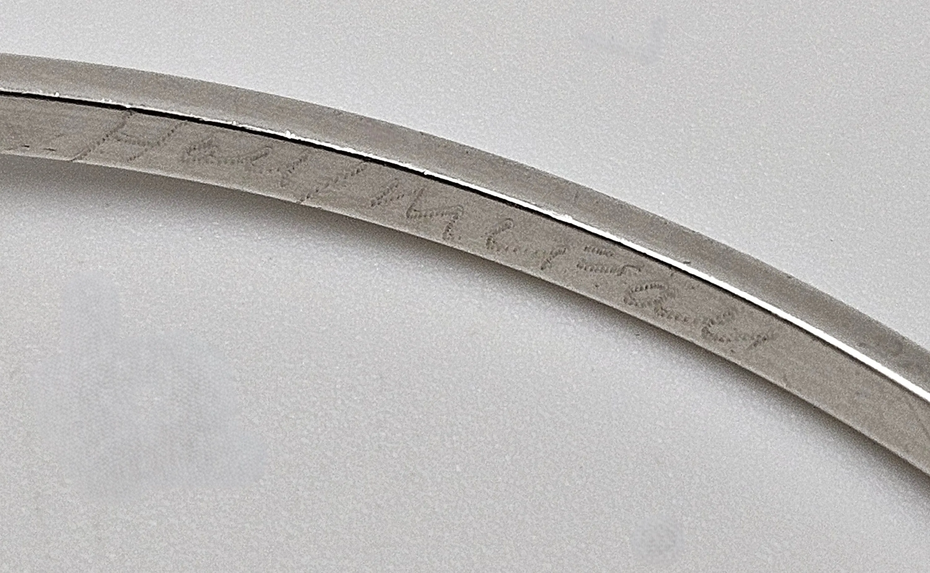 Hall McFall Artisan Sterling   Onyx Abstract Modernist Top Latching Bangle 1990s