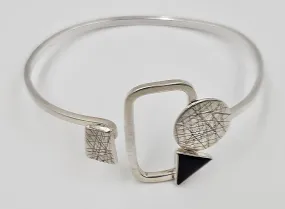 Hall McFall Artisan Sterling   Onyx Abstract Modernist Top Latching Bangle 1990s