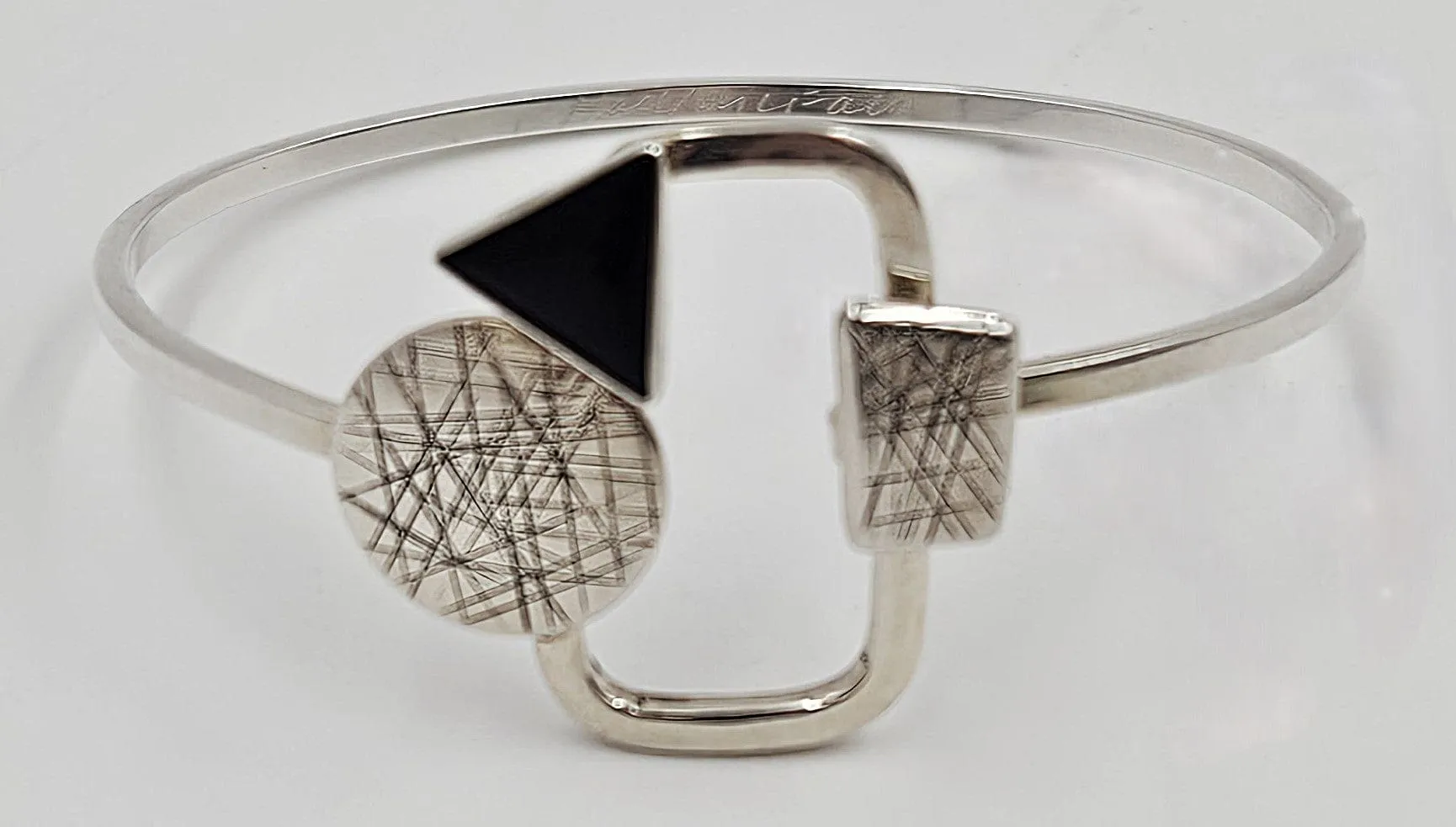 Hall McFall Artisan Sterling   Onyx Abstract Modernist Top Latching Bangle 1990s