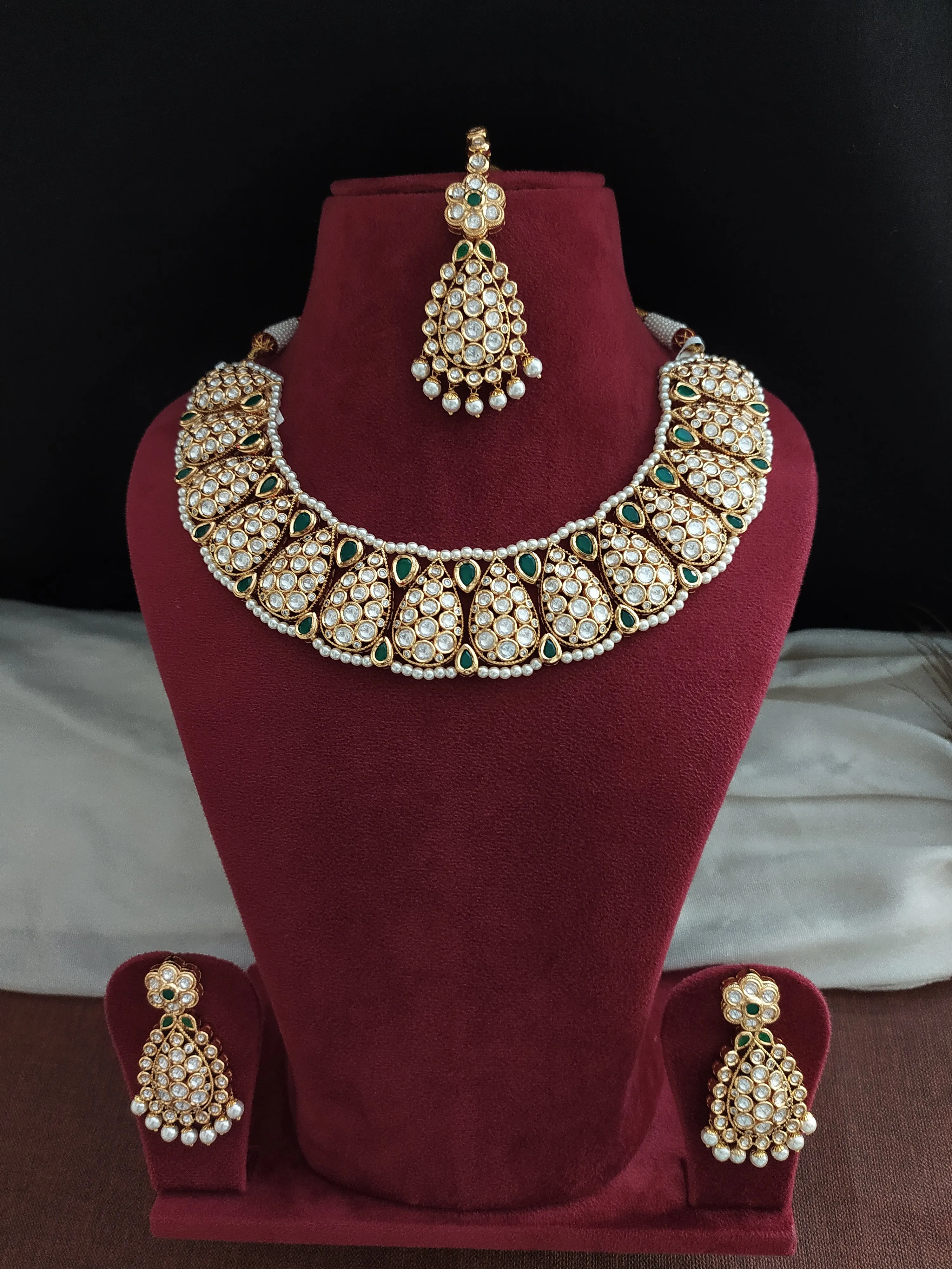 Kundan Necklace Set With Emerald Stones