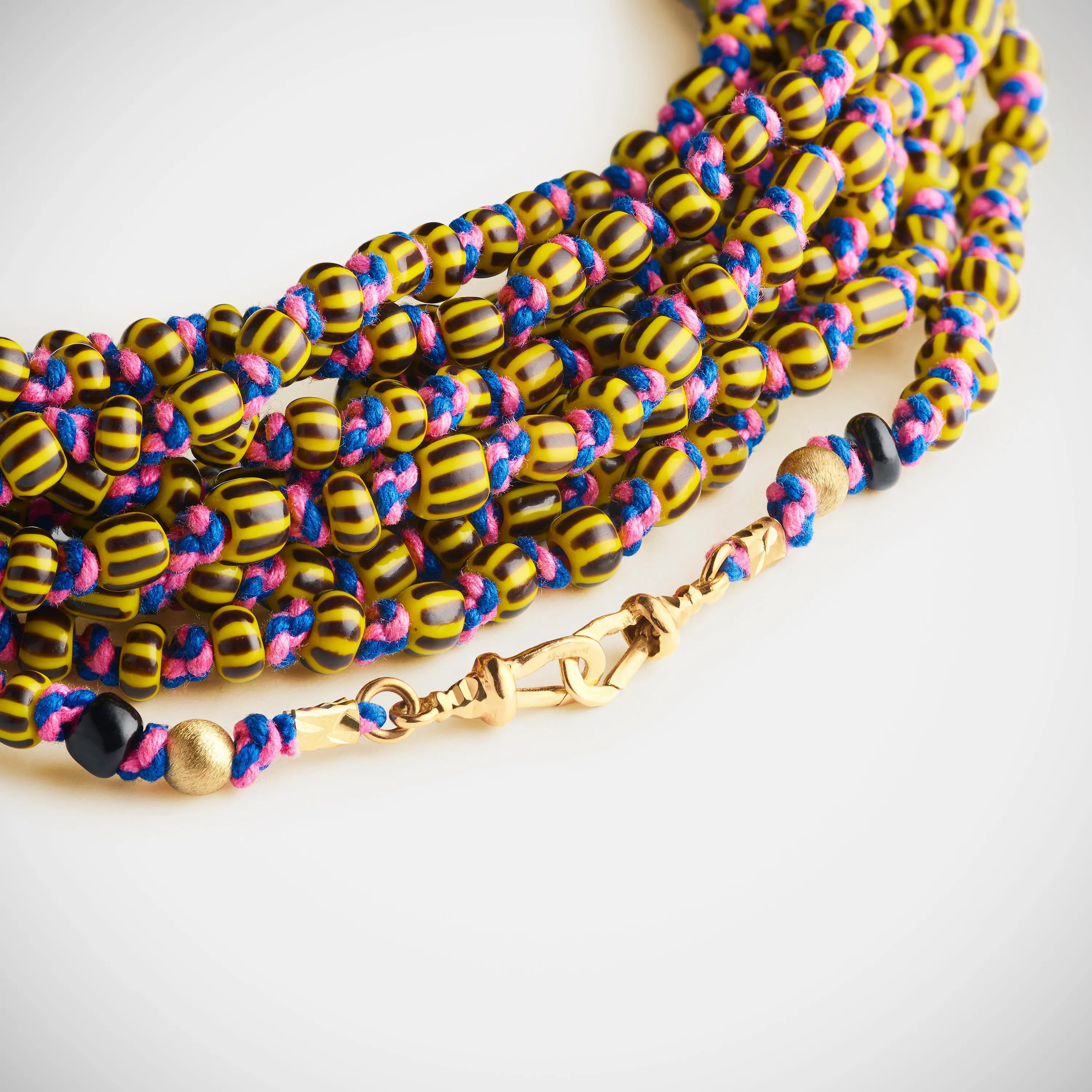 Mauli beads ghana yellow & black 4m