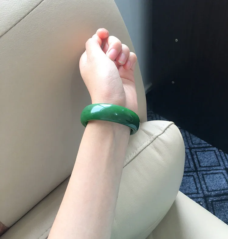 Natural Jade Bangle Nephrite Bangle Internal Diameter 54.3mm NBE026