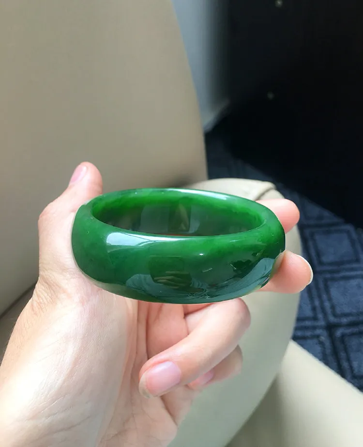 Natural Jade Bangle Nephrite Bangle Internal Diameter 54.3mm NBE026