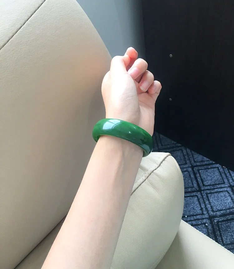 Natural Jade Bangle Nephrite Bangle Internal Diameter 54.3mm NBE026