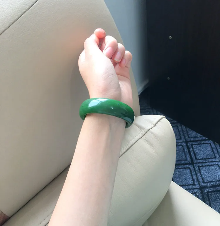 Natural Jade Bangle Nephrite Bangle Internal Diameter 54.3mm NBE026