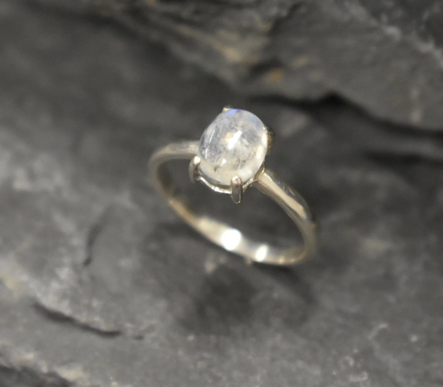 Natural Moonstone Ring -  Vintage Solitaire Ring - Silver Moonstone Ring