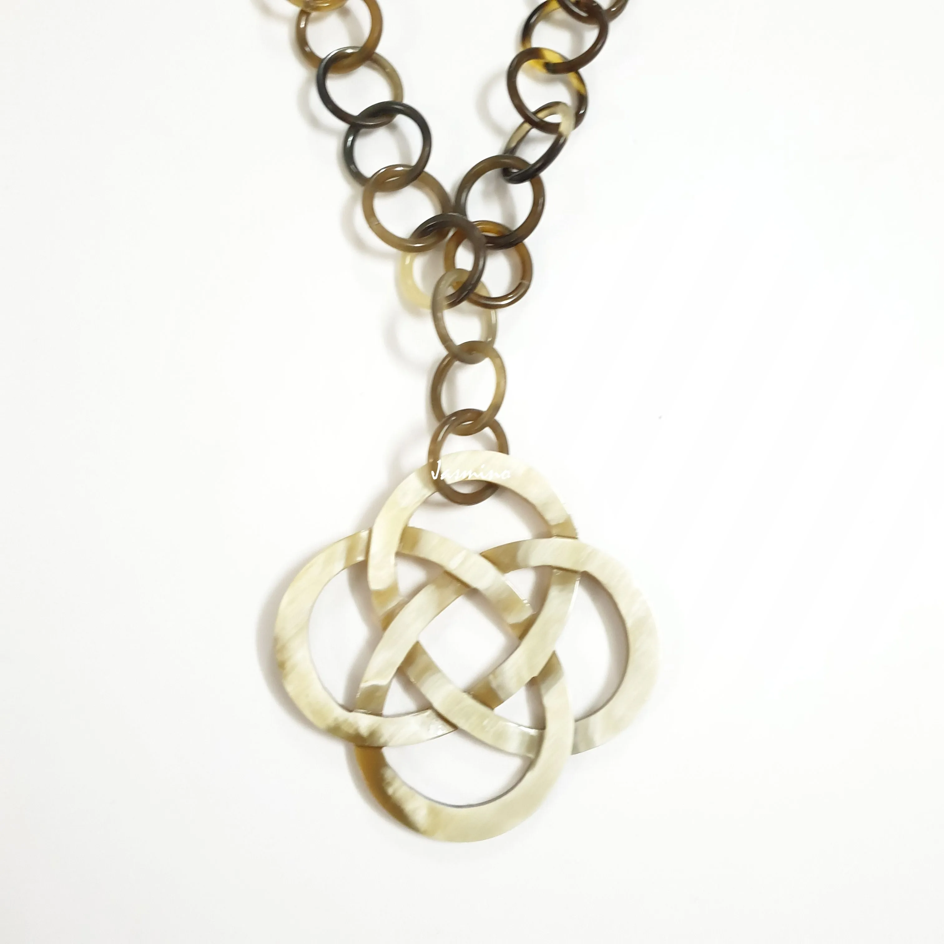 Necklace for Her J18158, it goes with every things and is easy to wear on, on busy morning.