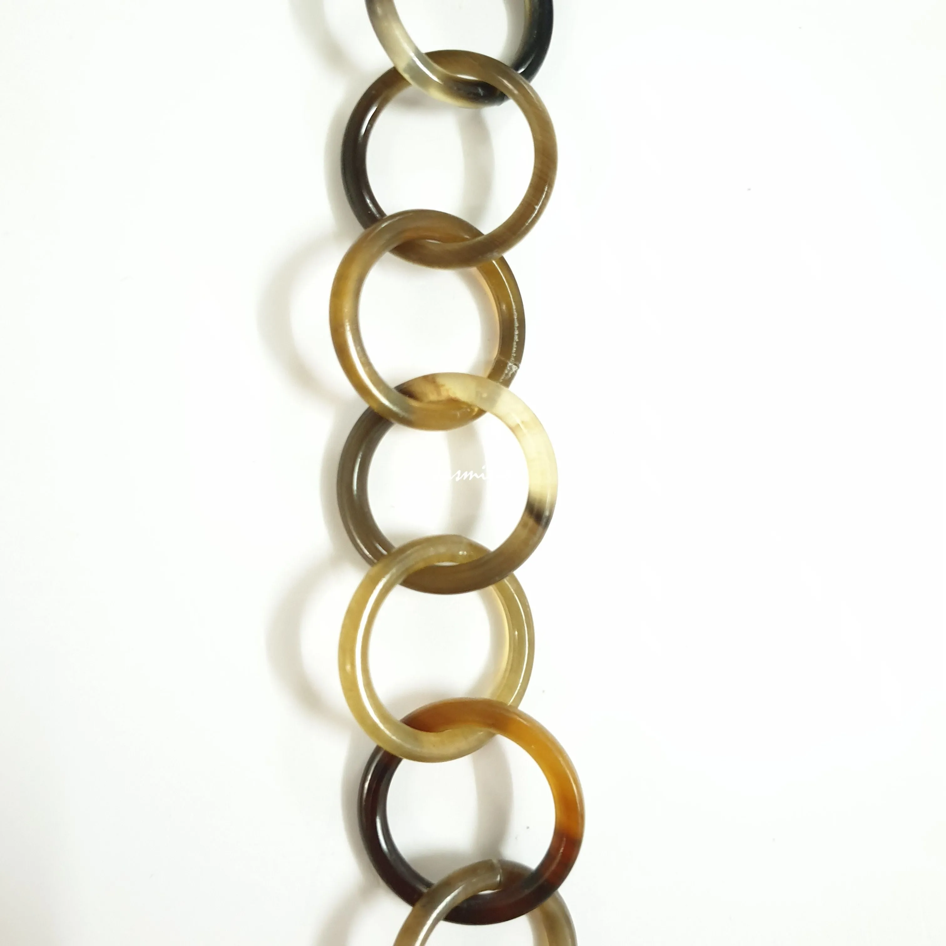 Necklace for Her J18158, it goes with every things and is easy to wear on, on busy morning.