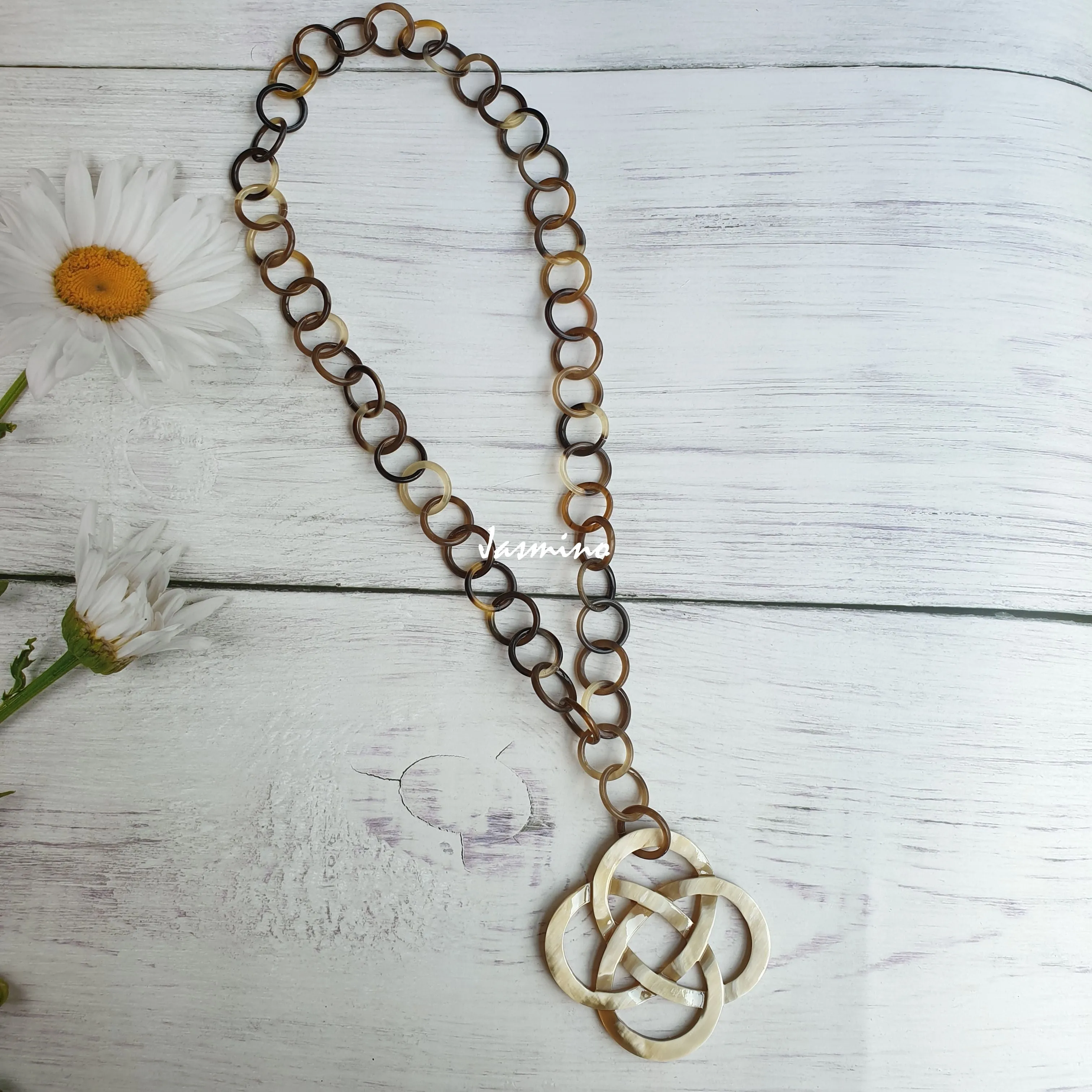 Necklace for Her J18158, it goes with every things and is easy to wear on, on busy morning.