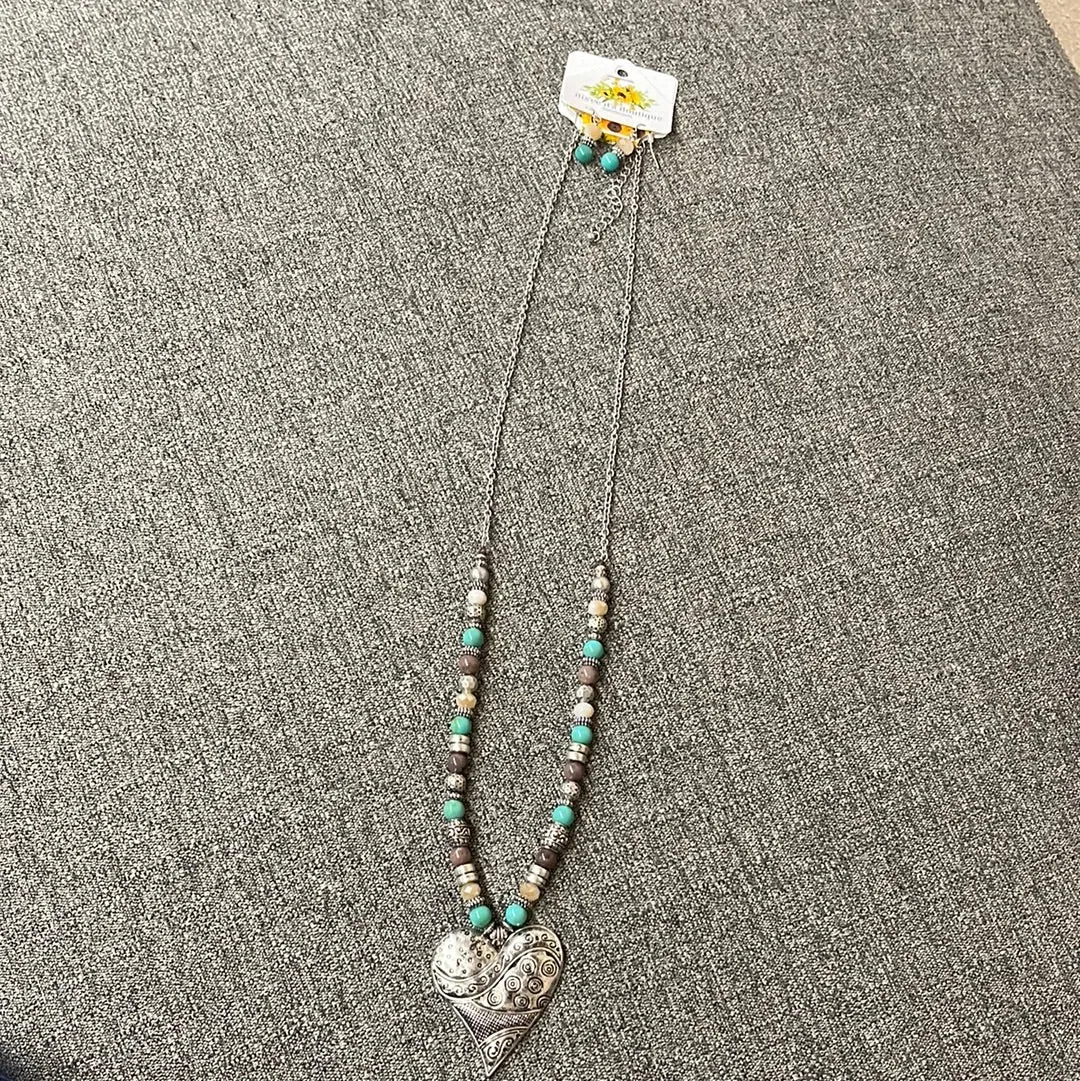 Silver Polished Beaded & Heart Pendant Necklace Set