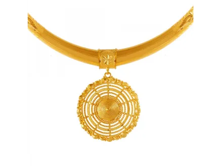 Uniquely Crafted 22k Gold Choker With A Round Pendant