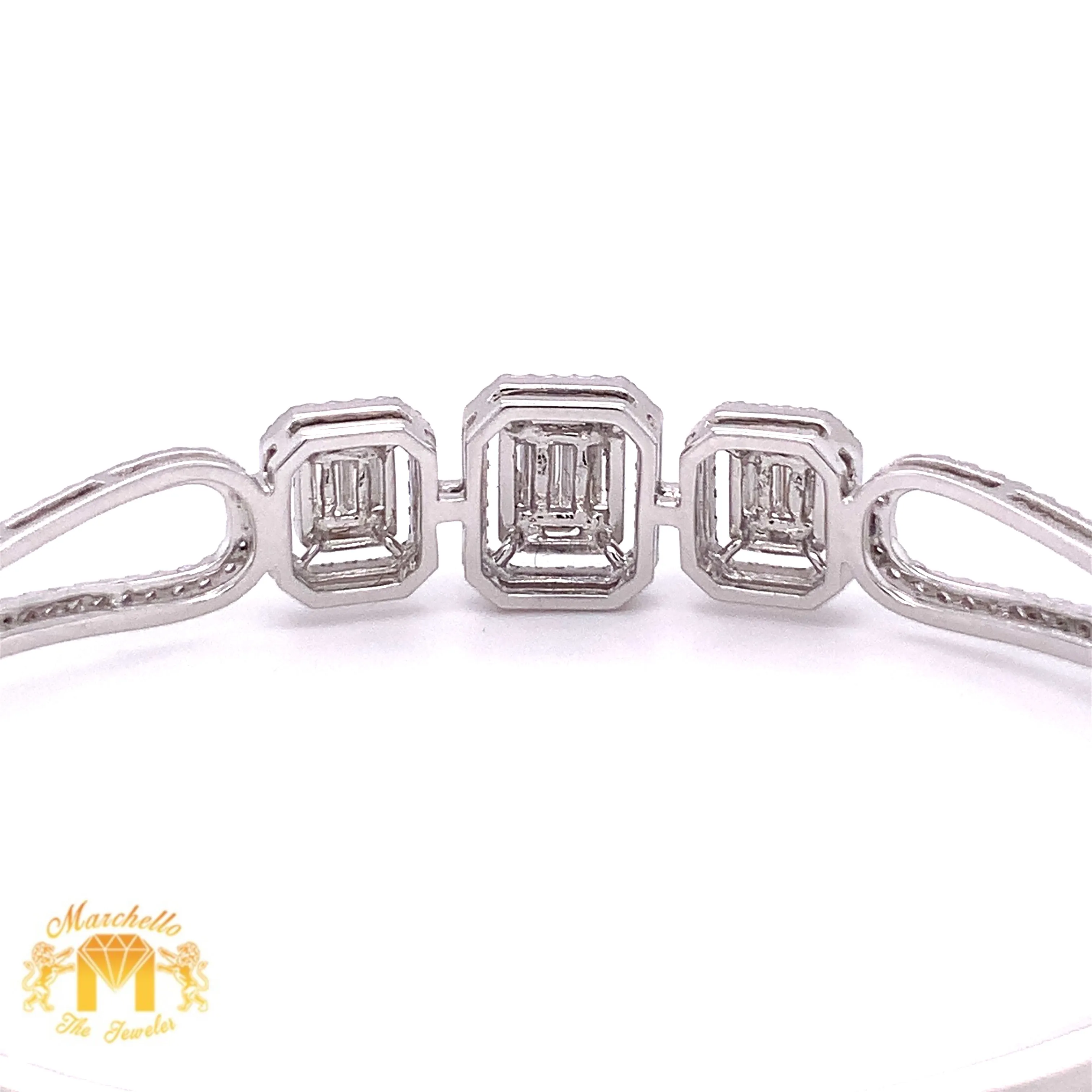 VVS/vs high clarity diamonds set in a Bangle Bracelet with Baguette & Round Diamond(large VVS baguettes, square shapes)