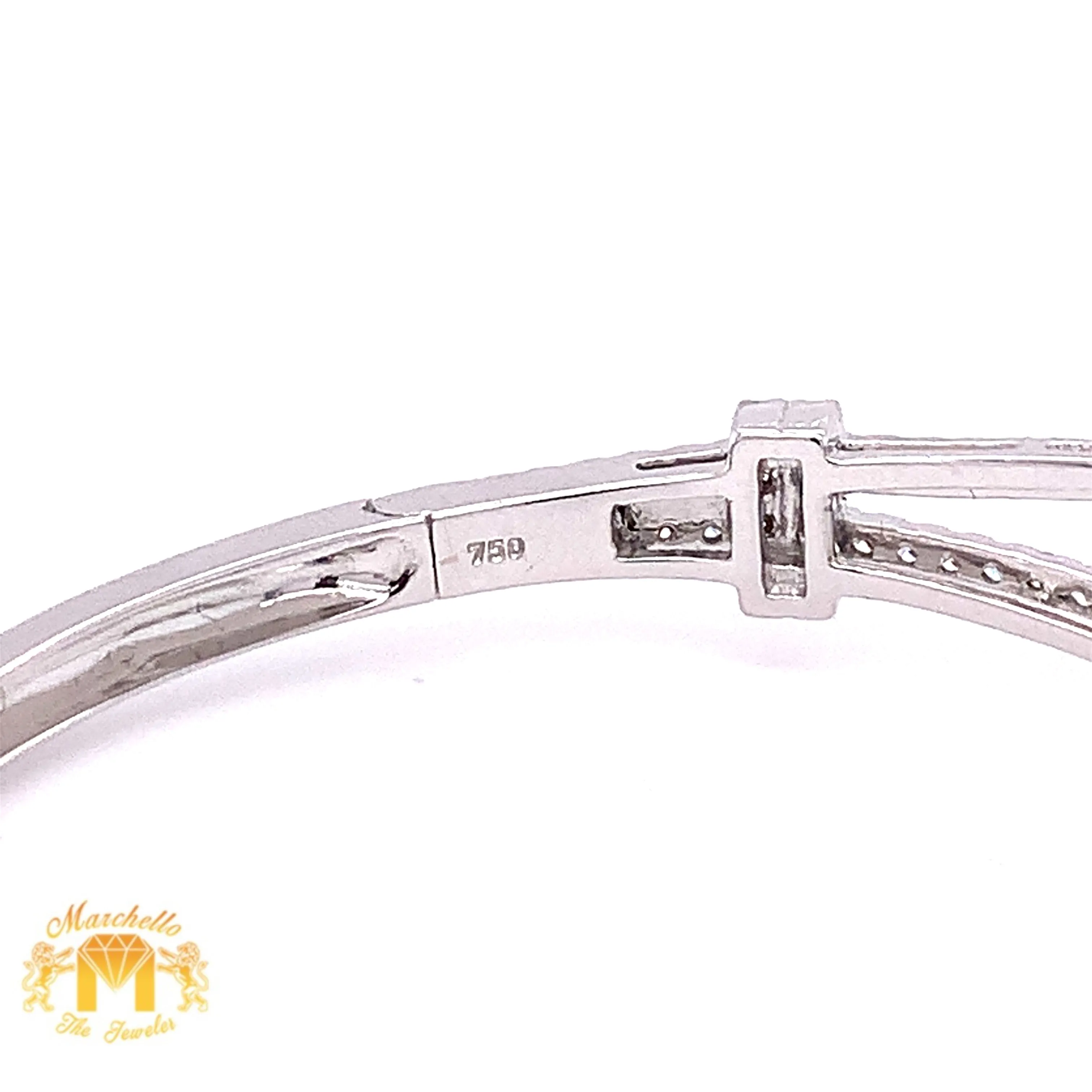 VVS/vs high clarity diamonds set in a Bangle Bracelet with Baguette & Round Diamond(large VVS baguettes, square shapes)