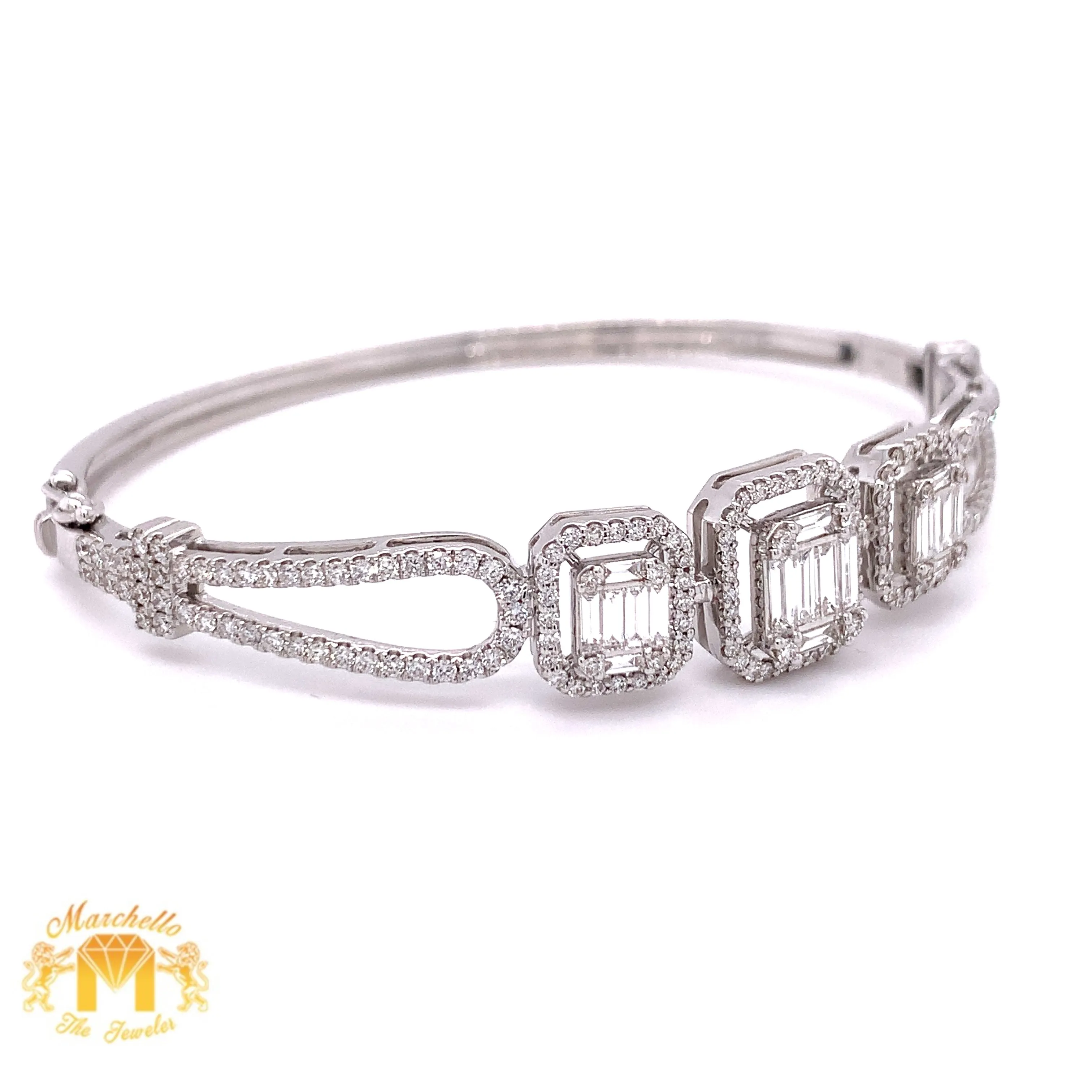 VVS/vs high clarity diamonds set in a Bangle Bracelet with Baguette & Round Diamond(large VVS baguettes, square shapes)